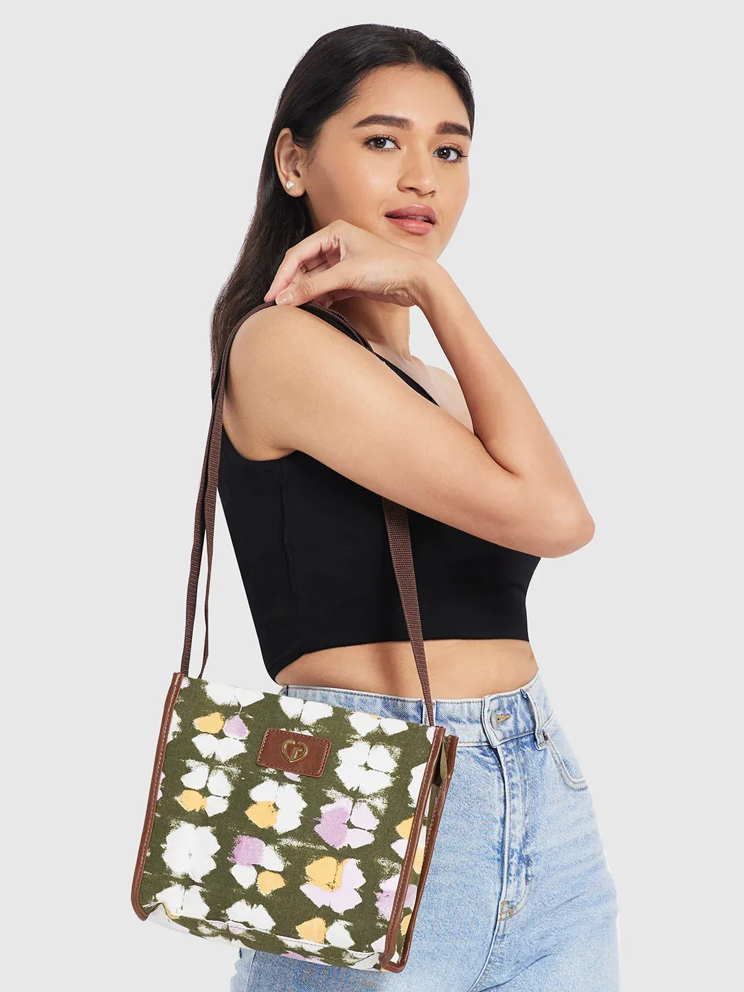 Caprese Enora Sling Medium Olive
