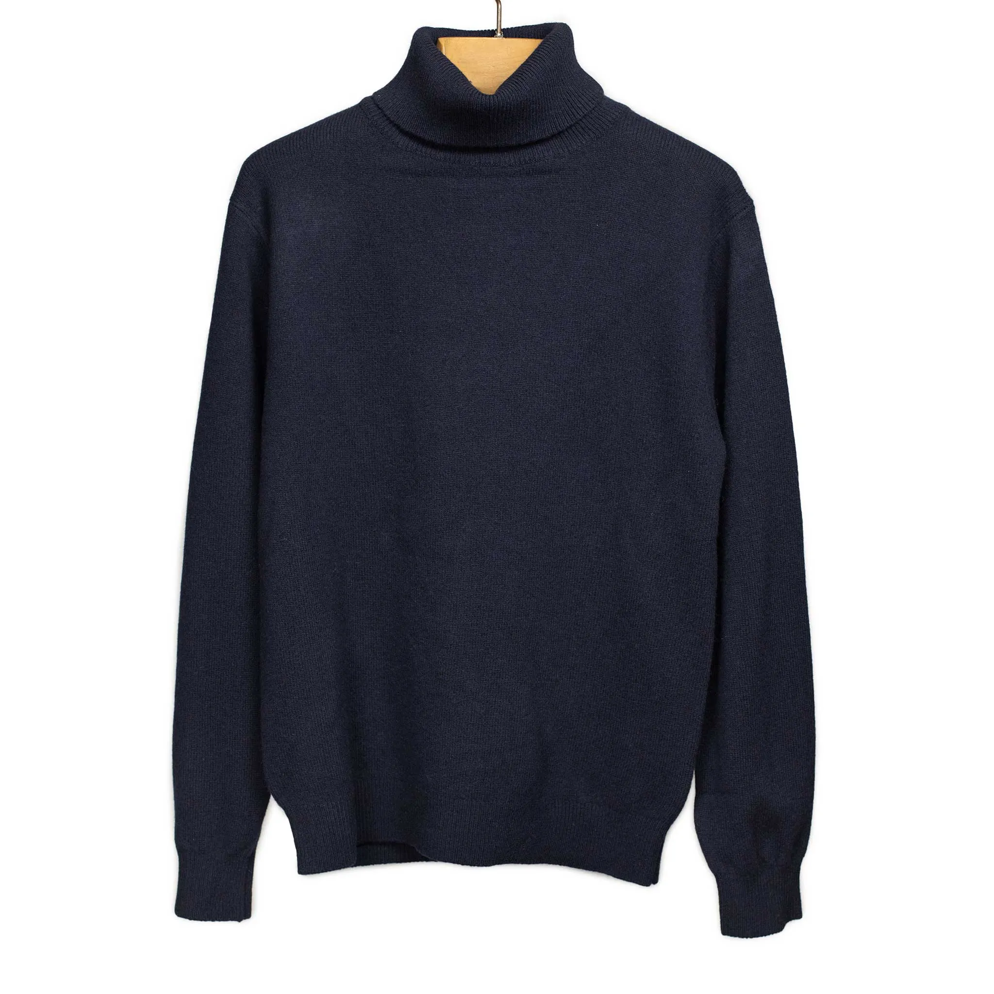 Fine gauge turtleneck sweater in navy wool
